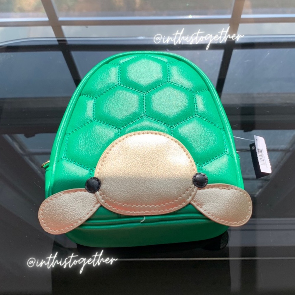 Bath & Body Works Turtle Zippered Bag - Picture 1 of 6
